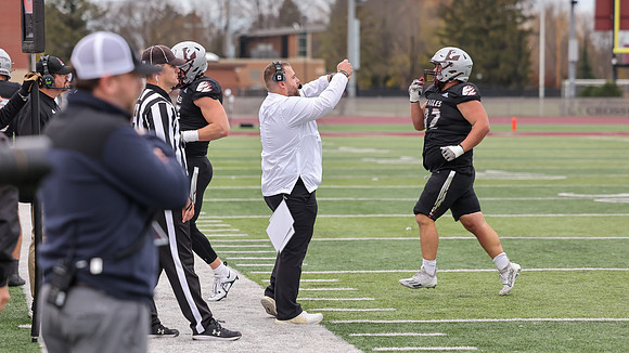 Coach Mitchell Collicott (1)