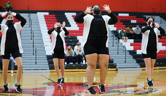 JV Dance 1-13-22 at JV Basketball Game  (39)