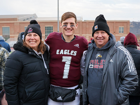 7 Zach Weir (13)