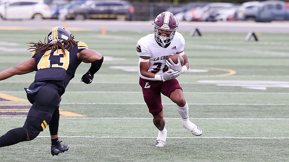 24 Najeh Mitchell (9)