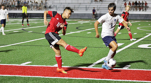 18 Eli Thao (28)