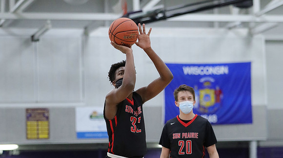 32 Marshaun Knight vs. Oconomowoc (12)