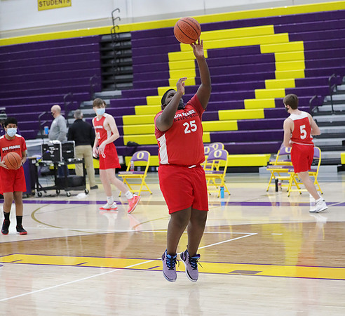 Freshman Red vs. Oconomowoc 2-6-21 (22)