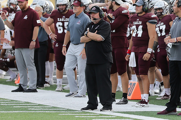 Coach Mike Anderson  (7)