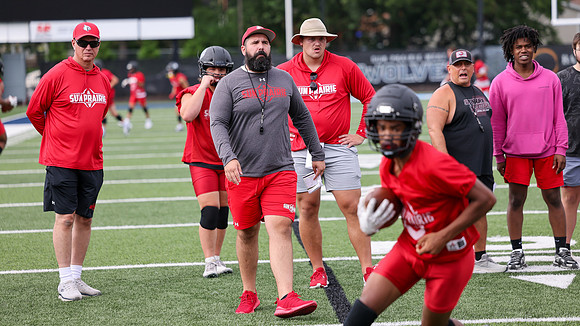 Coach Mike Pogue (7)