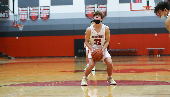 12-29-21 VARSITY vs. Milwaukee Bay View  (71)