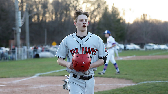 9 Evan Richmond (19)