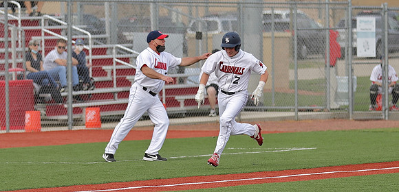 2 Davis Hamilton (44)