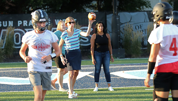 8-10-22 Impactful Woman at Practice Night  (35)