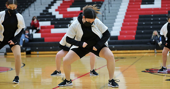 JV Dance 1-13-22 at JV Basketball Game  (67)