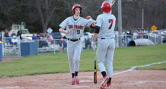 9 Evan Richmond (18)