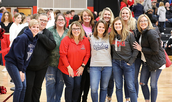 2022 Sophomore Mom's  (4)