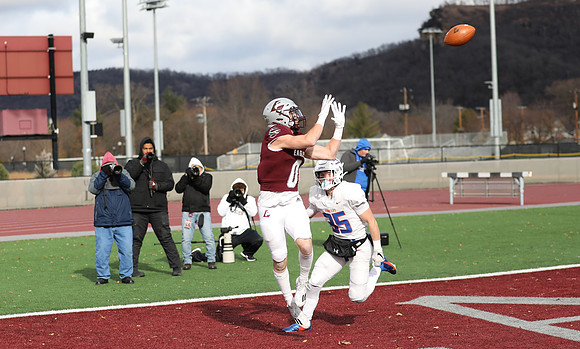 11-12-22 vs. UW Platteville (32)