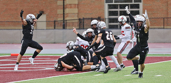 37 Ben Michalowski (7)