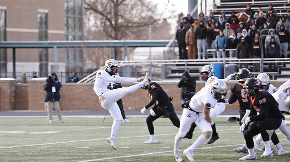 11-19-22 Playoff Round 1 vs. Wartburg College (25)