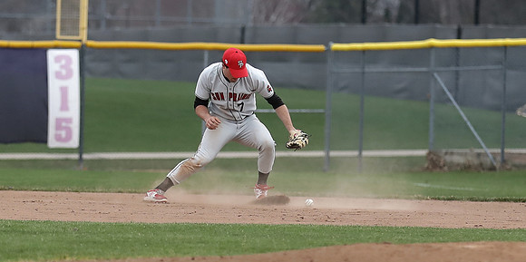 4-29-22 Varsity vs. Waunakee (32)