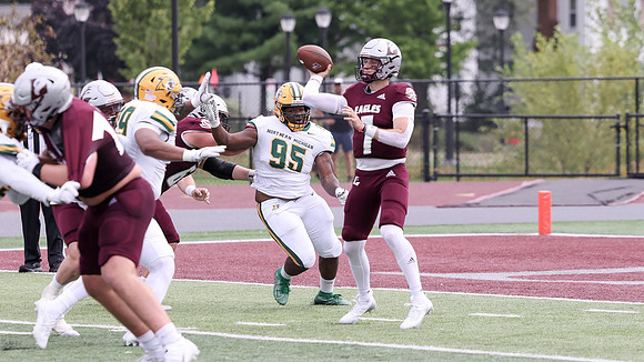 7 Zach Weir (9)