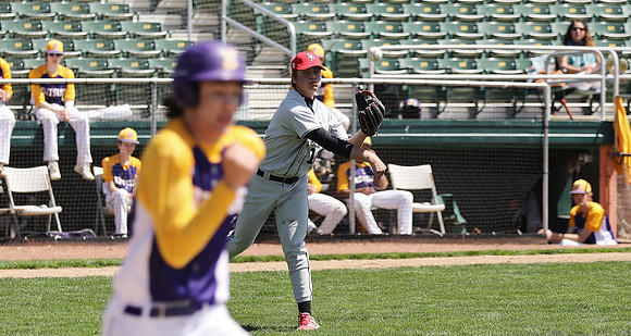 5-7-22 vs. Madison East Game 2  (91)