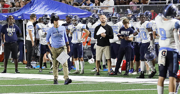 COACH Josh O'Connor  (35)