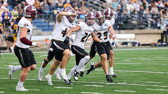 25 Aaron Schmitz (22)