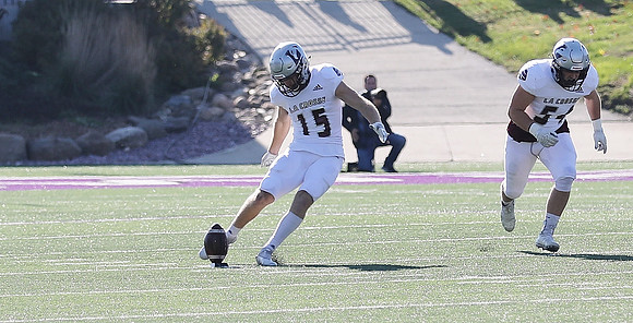 11-6-21 vs. UW Whitewater (24)